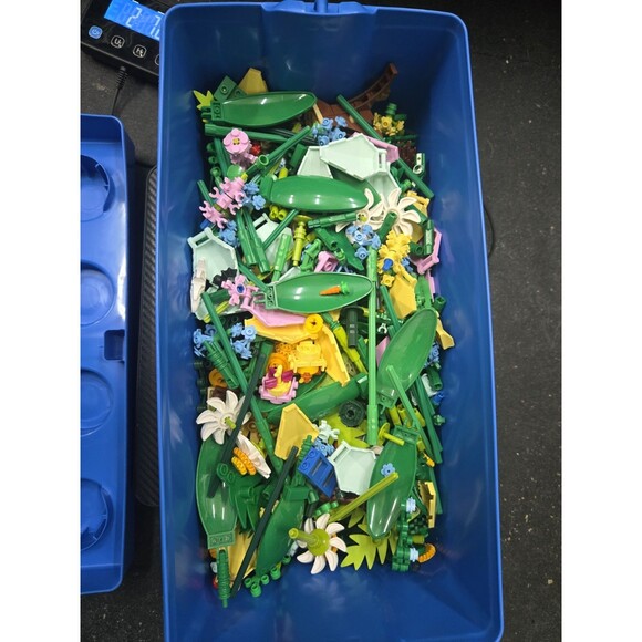 LEGO 2.12 lbs FOLIAGE Plant Variety Trees Leaves Bushes Shrubs Flowers branches - Picture 1 of 4